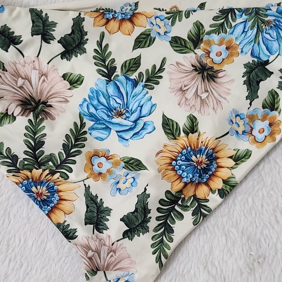 New!Agua Bendita Perla Aine Side Tie Bikini Bottoms - Picture 9 of 12